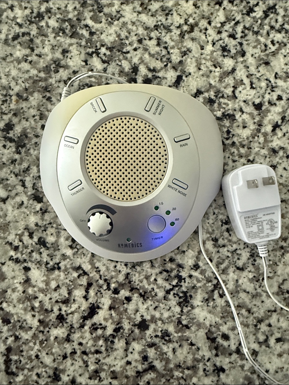 Homedics Sound Machine in Cream and White